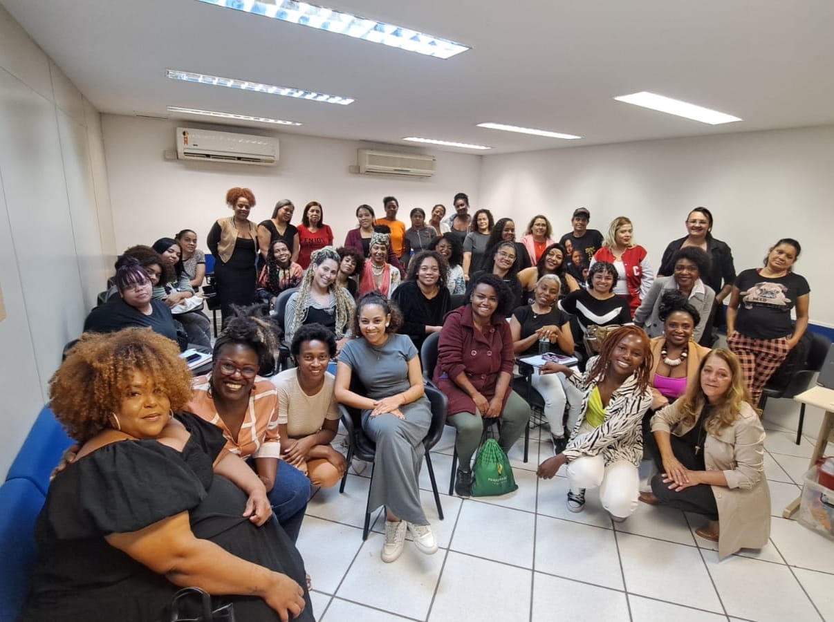 Preta Brasileira e SEBRAE discutem futuro do empreendedorismo trancista em São Paulo