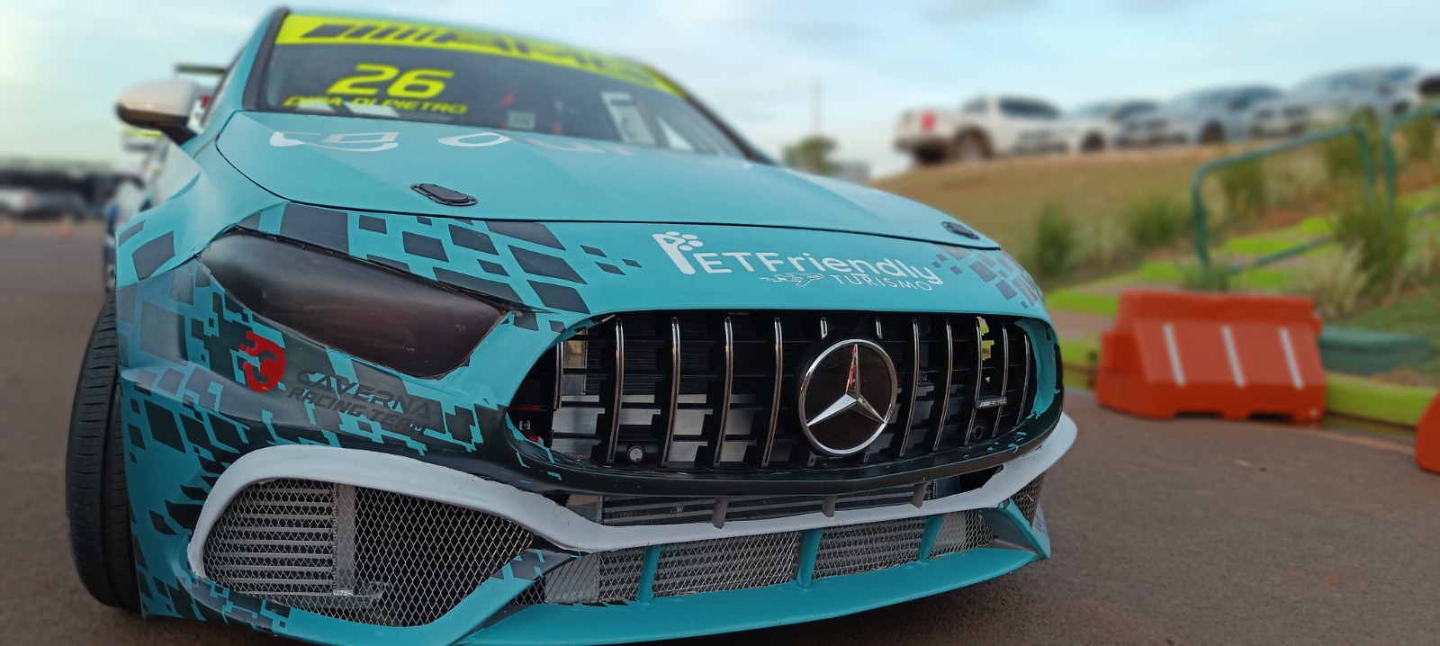 PETFriendly Turismo marca presença na AMG Cup Brasil ao lado do piloto Dipa Di Pietro