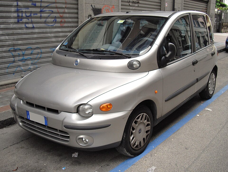 Desvendando o automóvel mais horroroso do planeta: longe de Ferrari Luce e Ford Ka