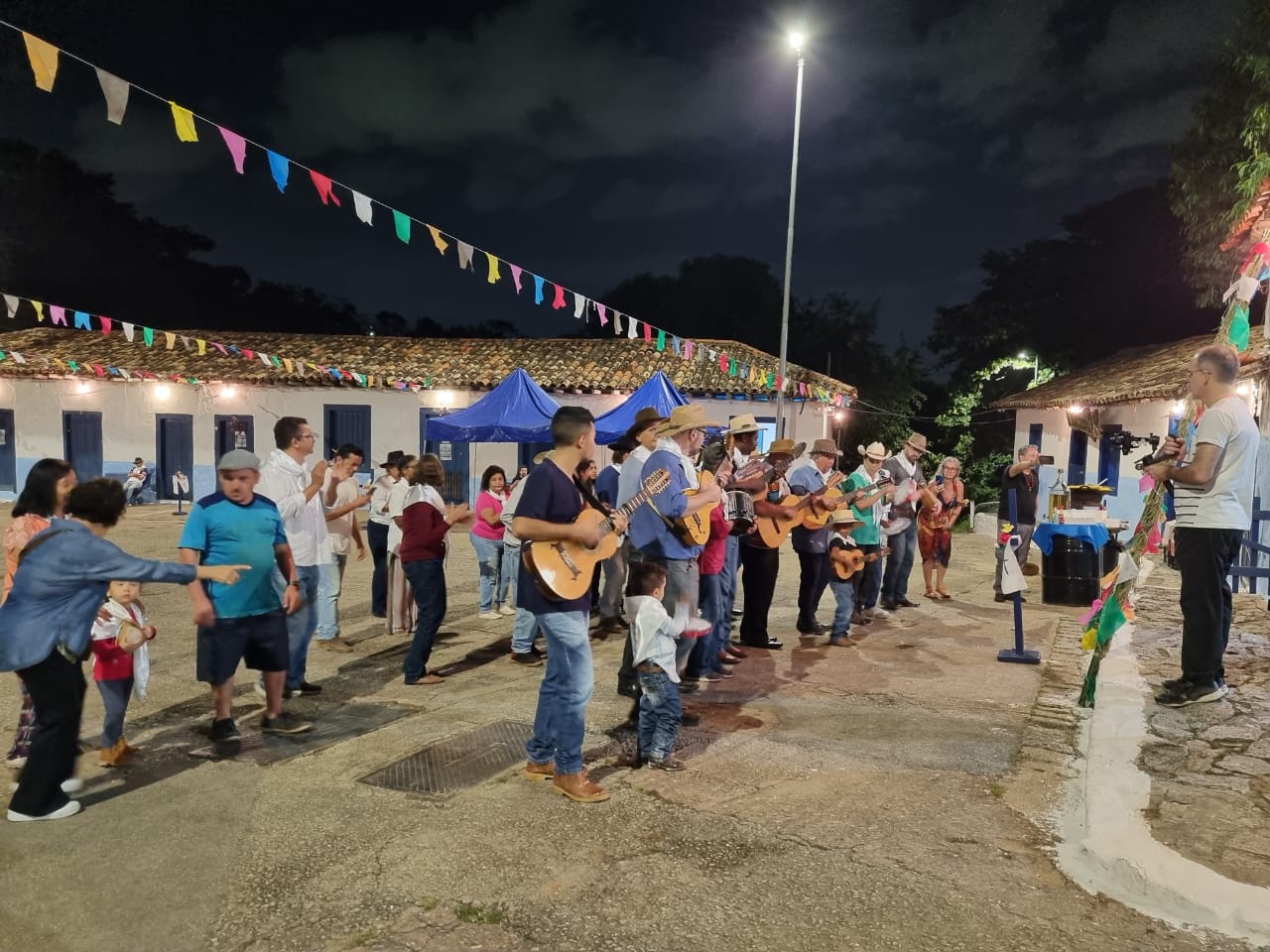 Tradicional Festa de Santa Cruz acontece até dia 04/05 com atrações gratuitas em Carapicuíba