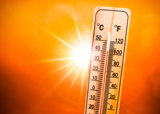 O país mais populoso do planeta enfrenta temperaturas próximas a 50°C, tornando-se o local mais quente da Terra.