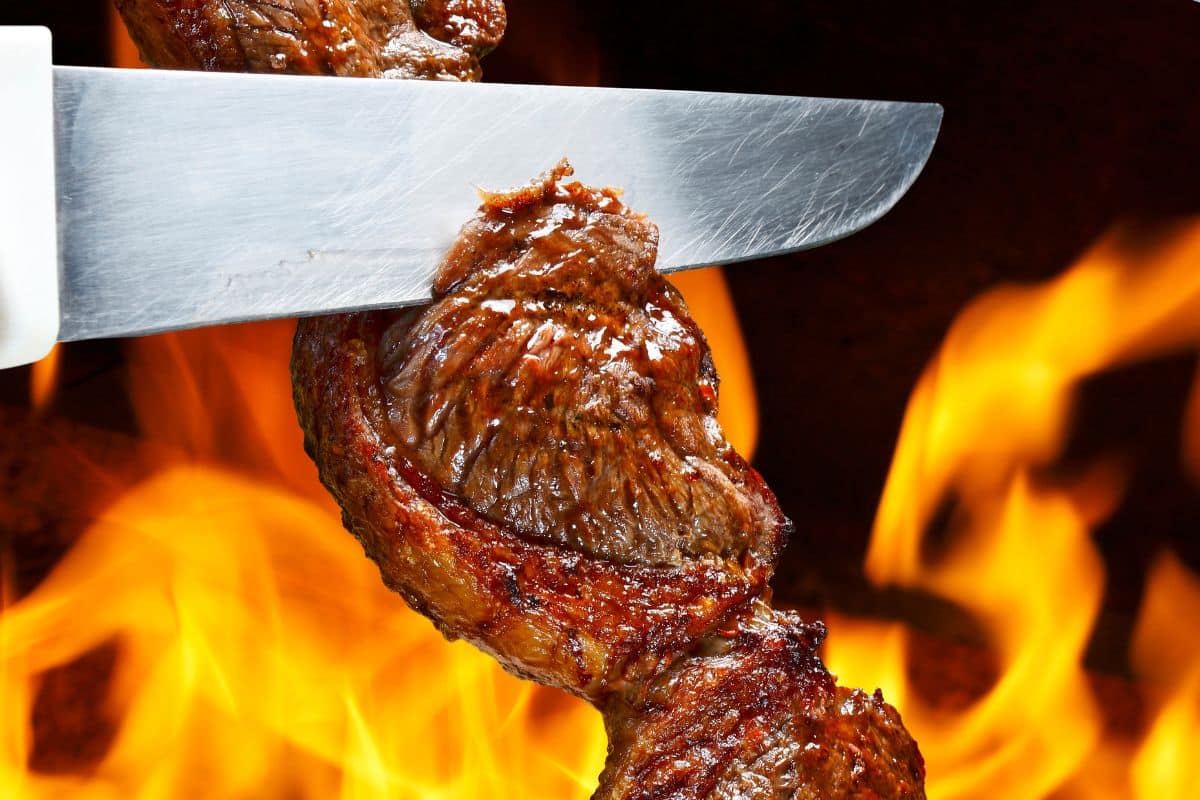 Churrasco mais acessível em 2026: picanha tem queda de 26% no preço, revela estudo