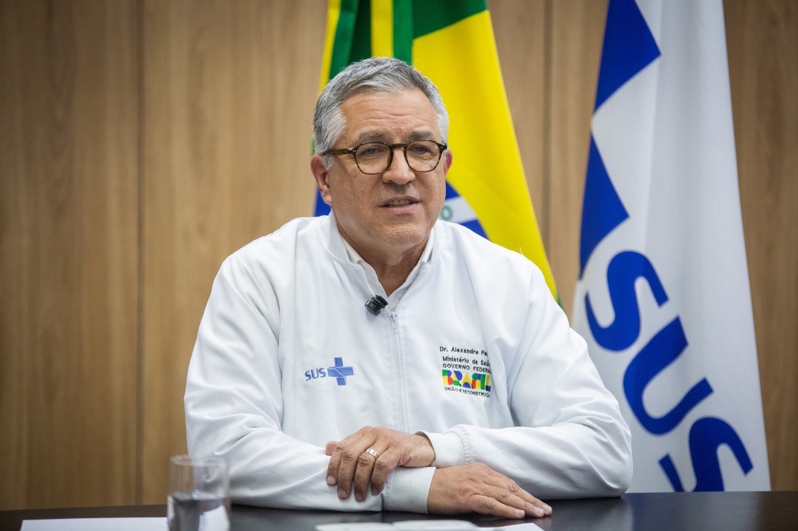 Suspensão da vacinação contra dengue em análise após relatos de reações adversas