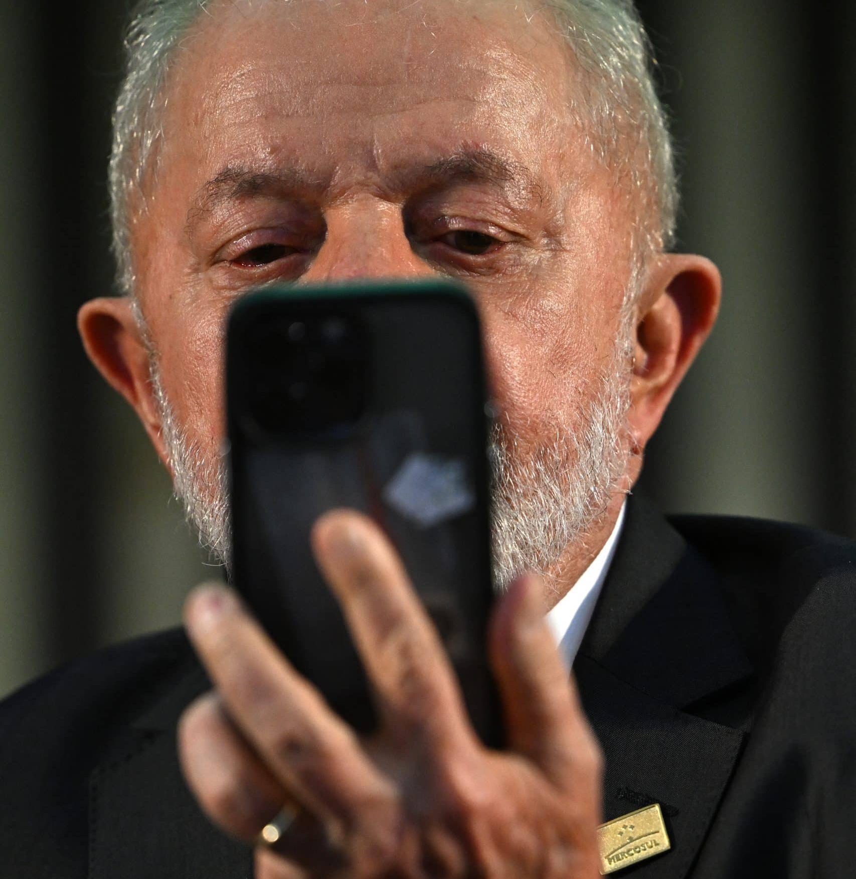 Lula revela plano audacioso para restituir celulares furtados aos proprietários pelo Correios