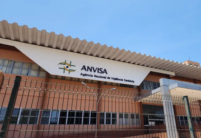 Anvisa determina retirada de lotes de medicamentos para oncologia e hipertensão; confira a lista completa
