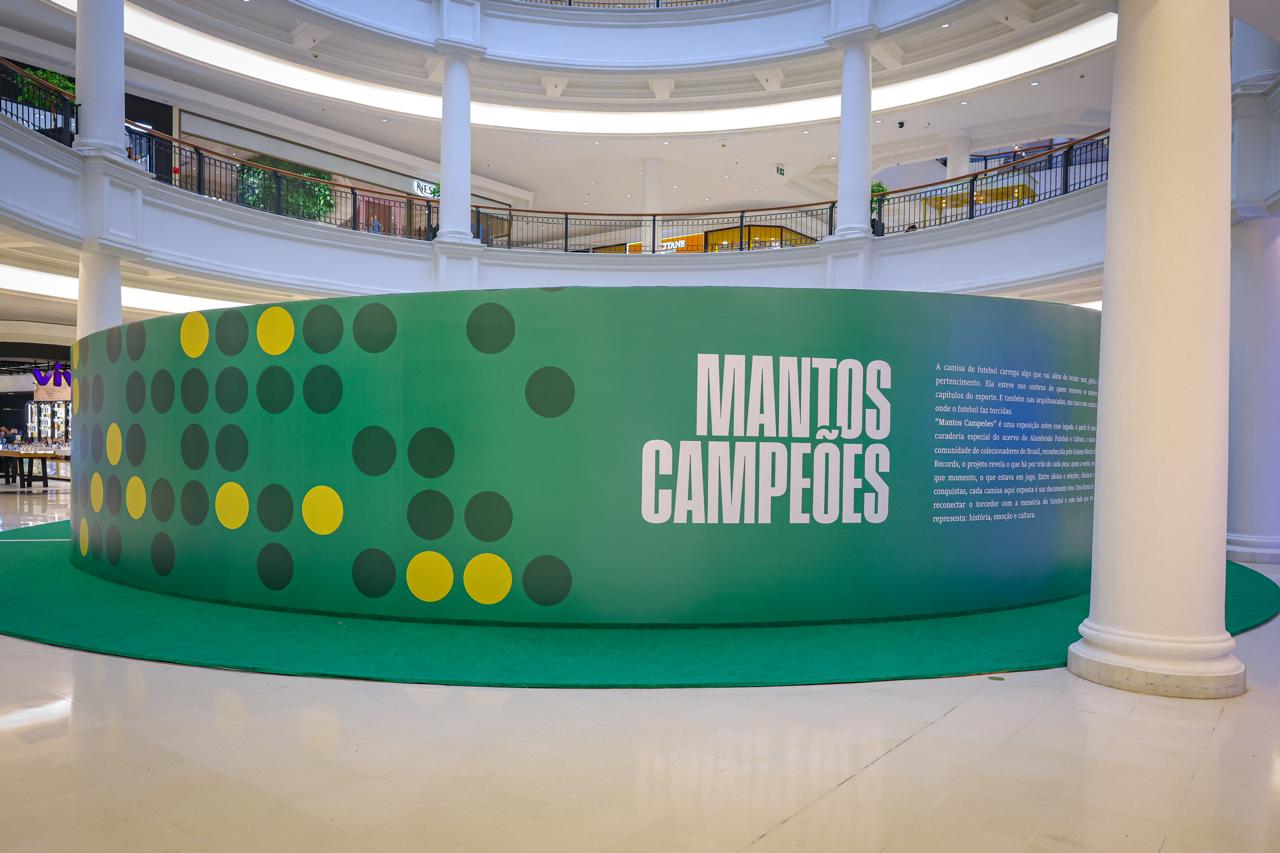 FÉRIAS EM SÃO PAULO: EXPOSIÇÃO MANTOS CAMPEÕES, QUE REÚNE CAMISAS ORIGINAIS DO FUTEBOL MUNDIAL, SE ENCERRA NESTE FINAL DE SEMANA