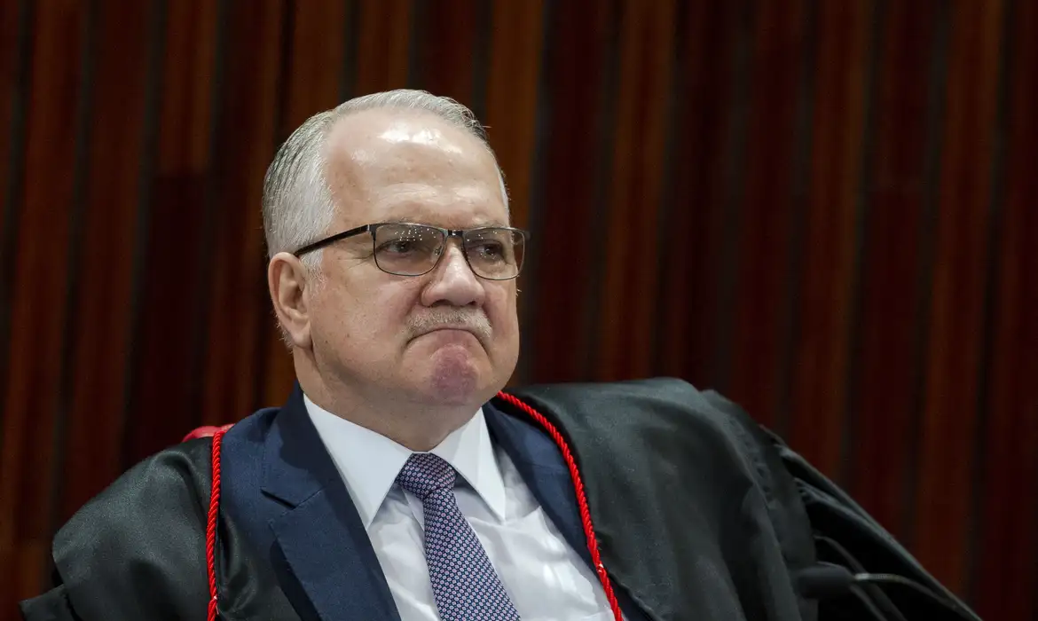 Fachin sinaliza perigo para 100 magistrados sob risco de ataques do crime organizado no Brasil