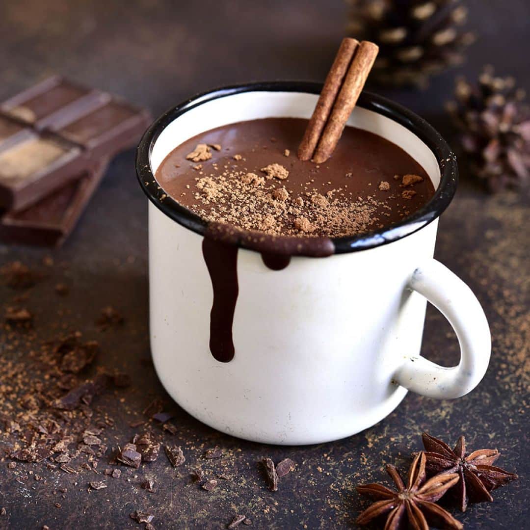 Chocolate em foco: duas receitas irresistíveis e um guia prático sobre o cacau