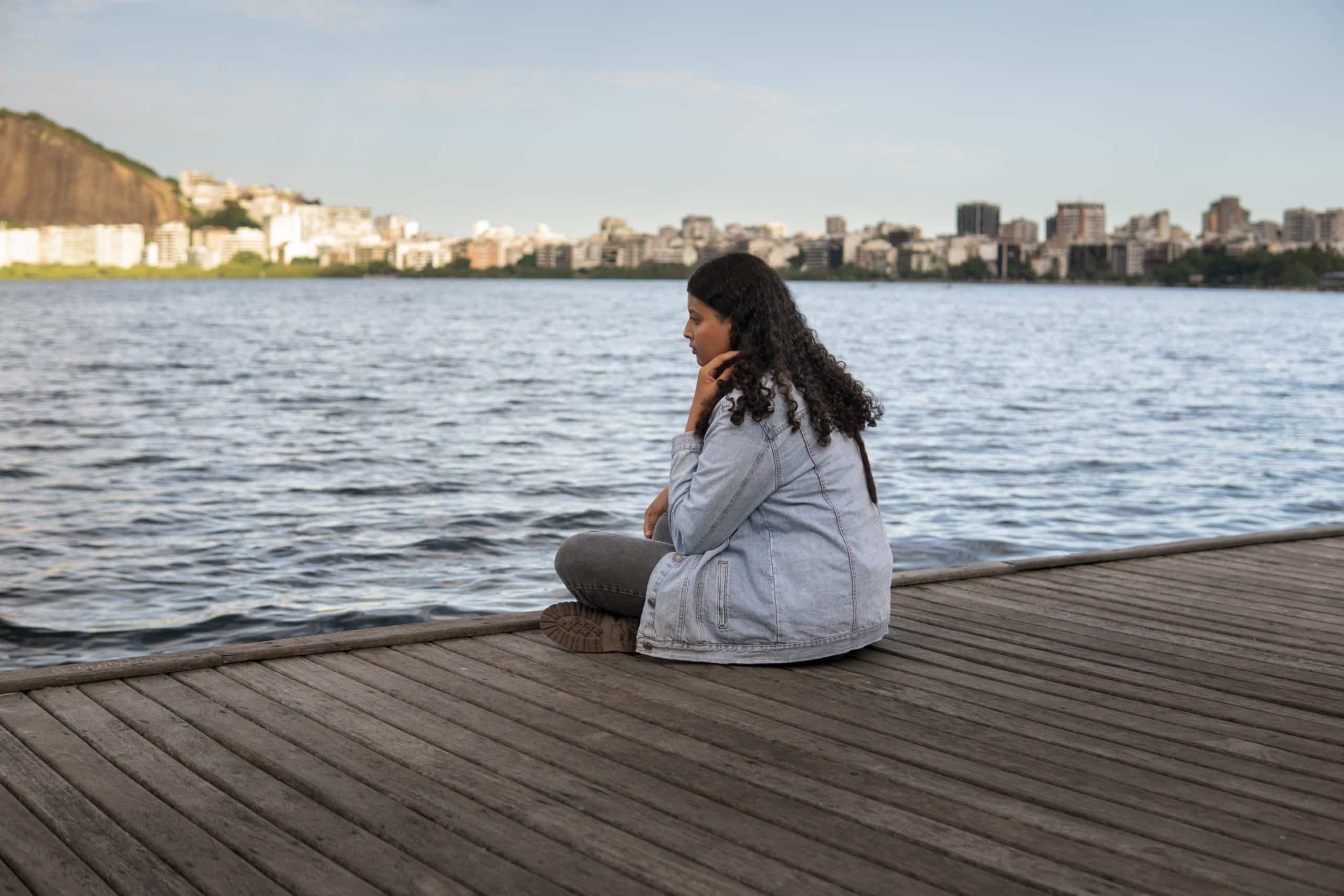 Conversar consigo mesmo: uma prática benéfica para a saúde mental, revela pesquisa científica