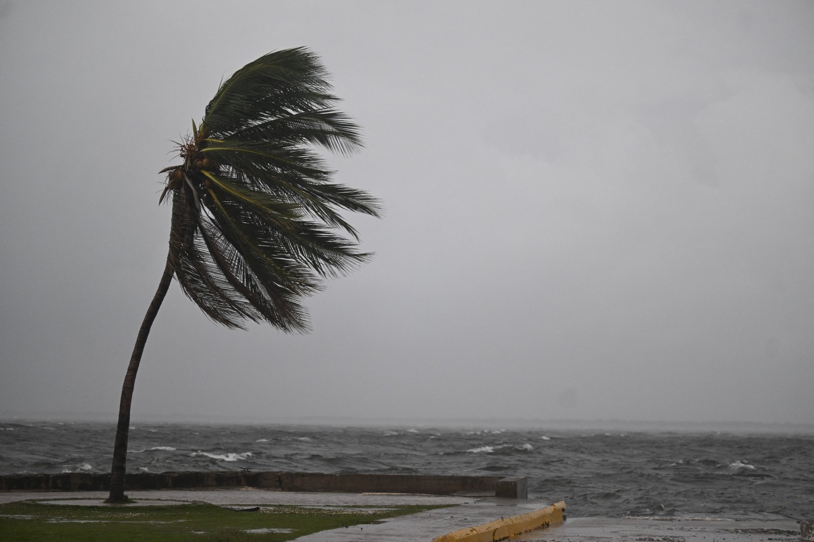 Agosto no Atlântico: Impactos do El Niño e a Intensificação dos Furacões