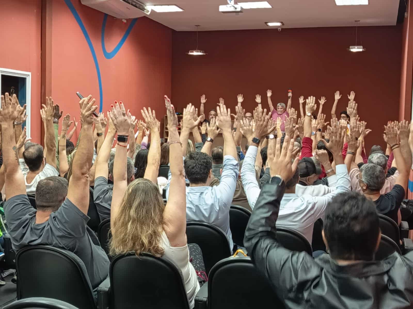 Greve de 24 horas mobiliza bancários em reação às propostas da Fenaban