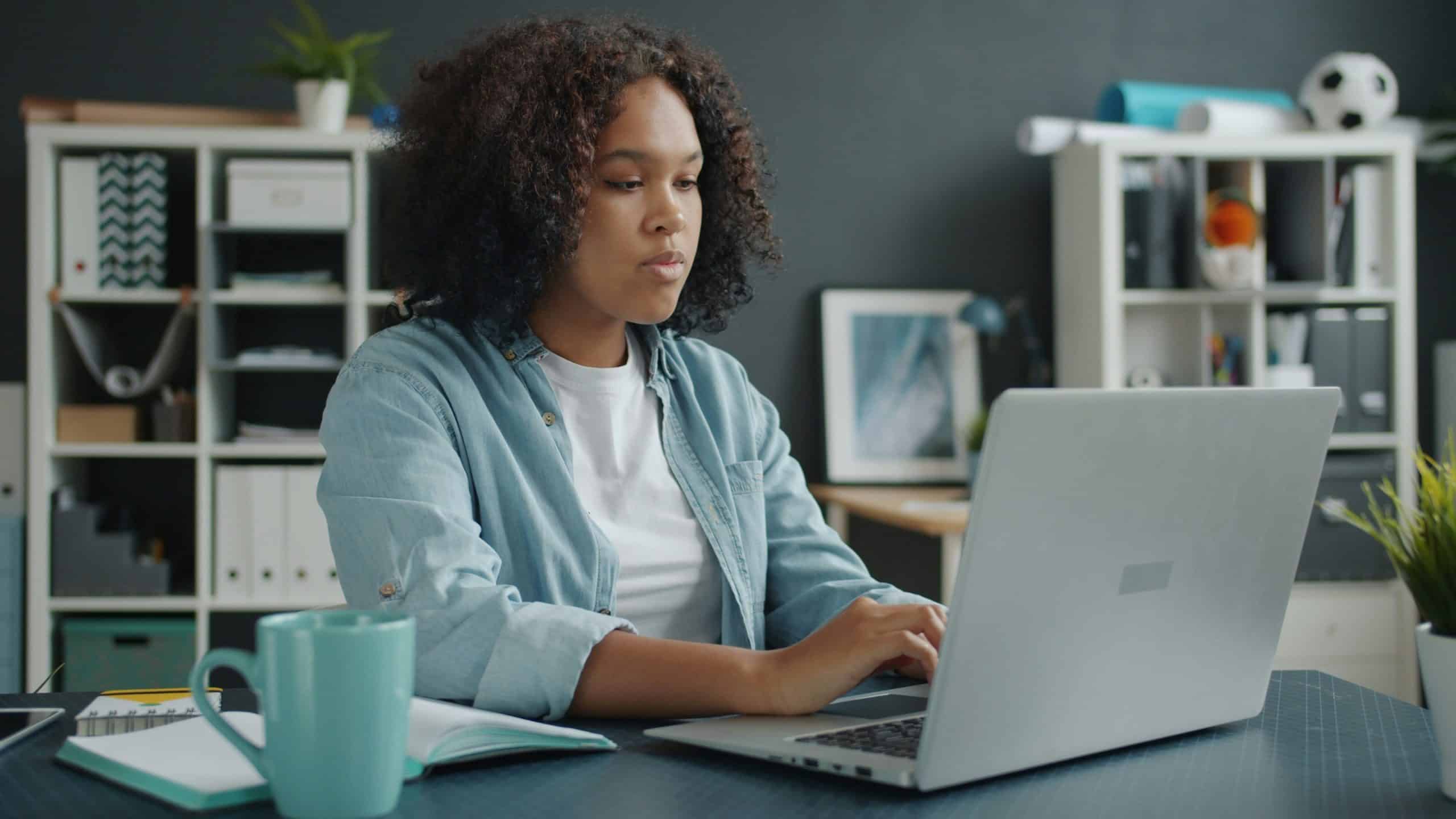 Latinas IA: inovação tecnológica busca garantir segurança feminina no ambiente digital