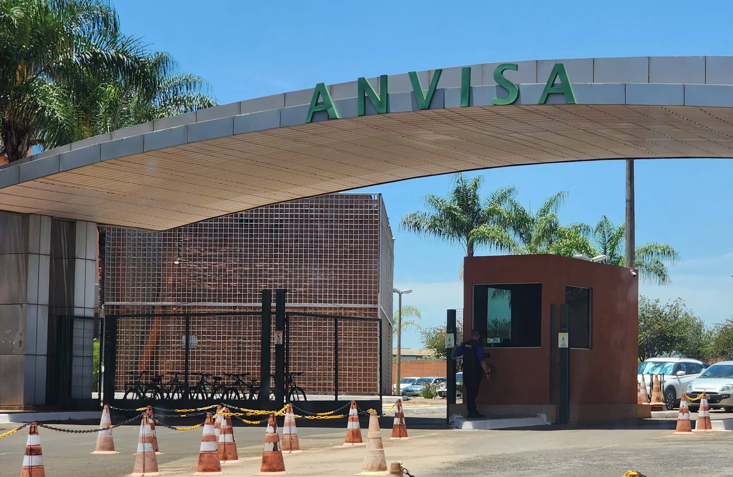 Anvisa proíbe caneta emagrecedora com princípio ativo do Mounjaro