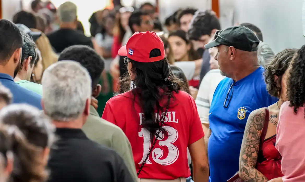 Ação do MPF e MPT mira influenciador que solicita renúncia de apoiadores de Lula